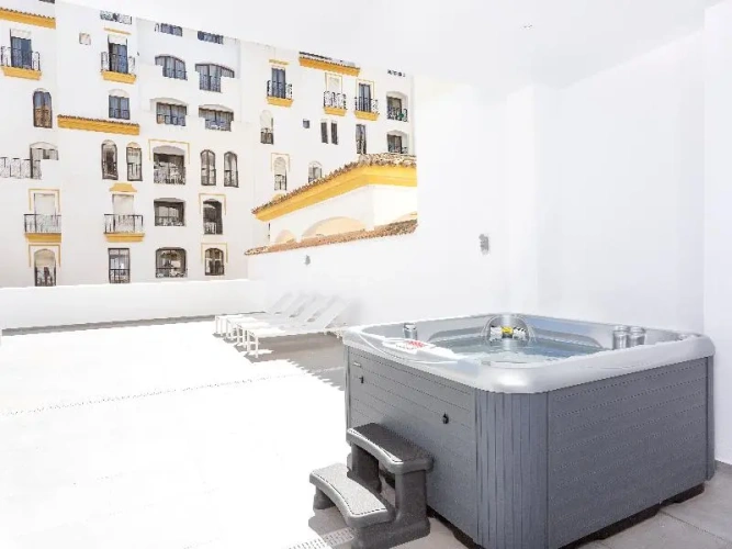 3 Bedrooms Apartment
