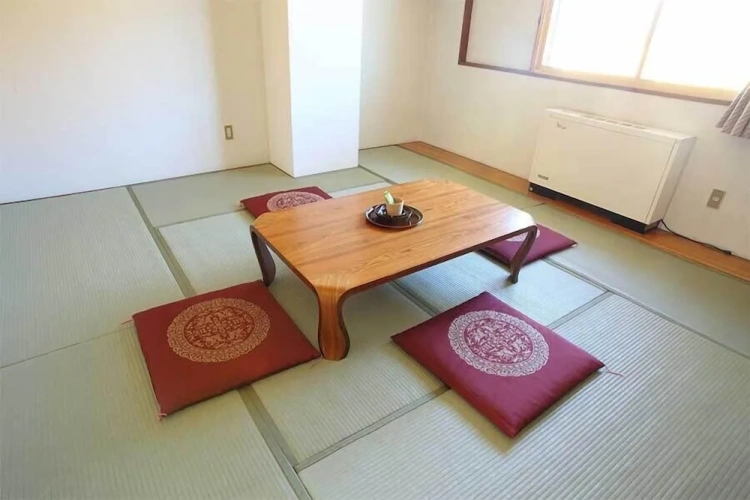 Economy room
