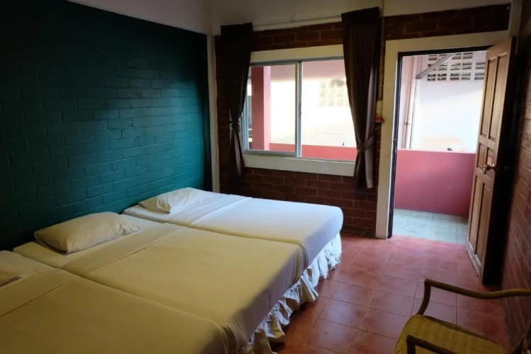 Economy Triple room