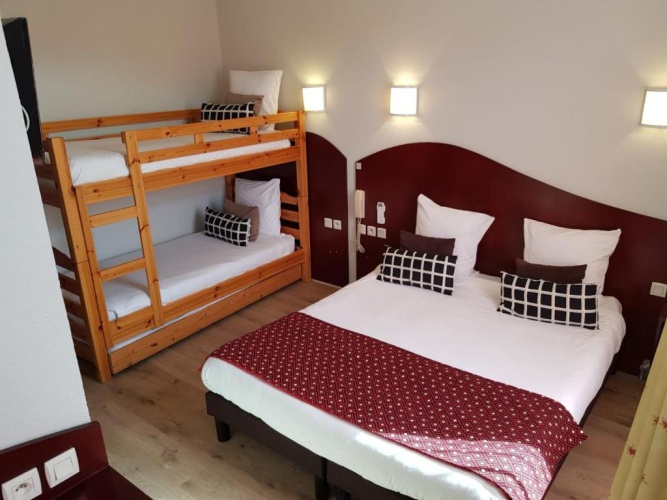 Triple room