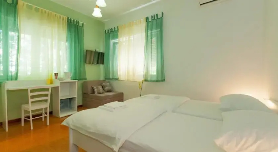 Accommodation Jarula