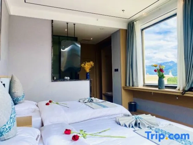 Standard Twin room with view