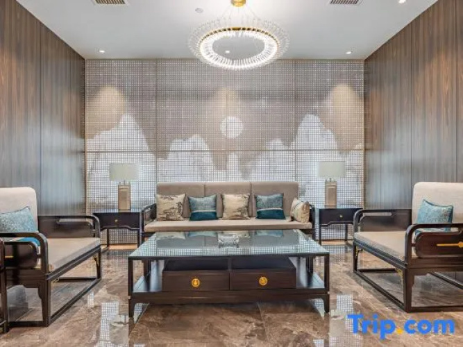 Rezen  He Yi  Hotel
