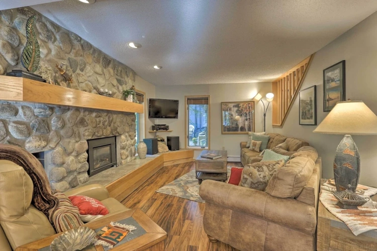 3 Bedrooms Apartment