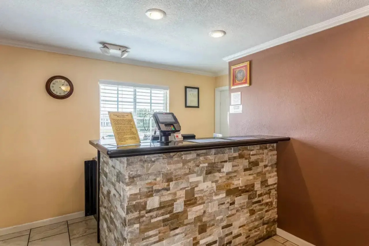 Econo Lodge  Inn & Suites Durango