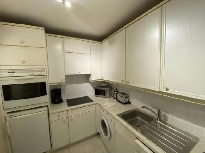 Eden Palace Apartment
