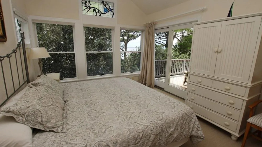 Bay Breeze - 5 Br Home