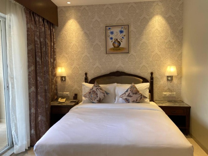 Standard Club room with balcony