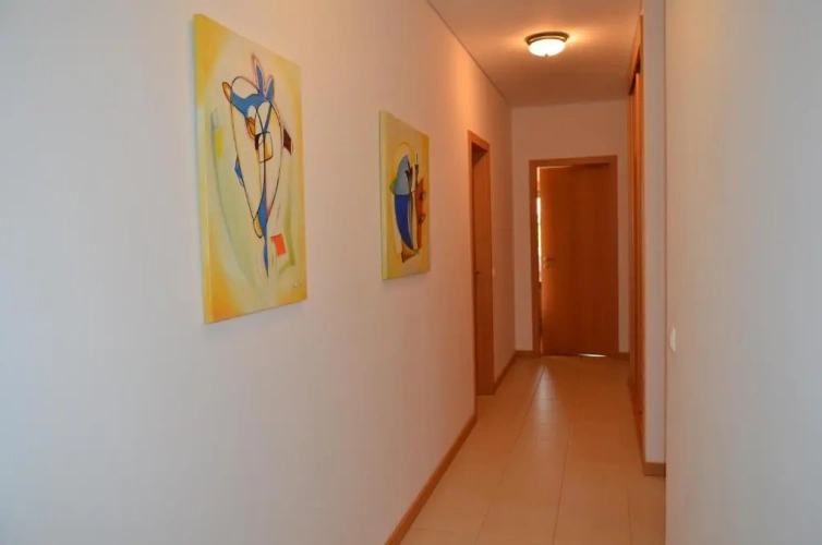 3 Bedrooms Apartment