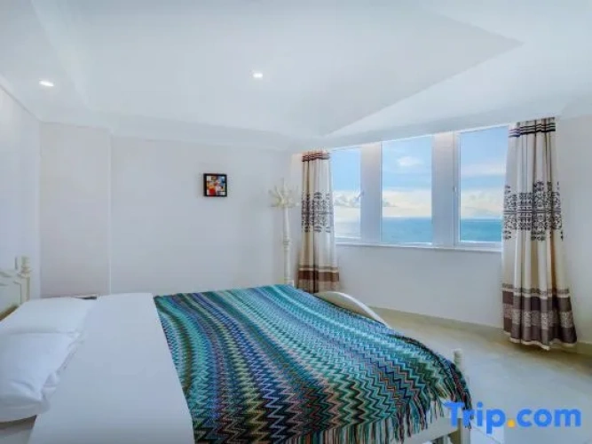 3 Bedrooms Family Suite with sea view