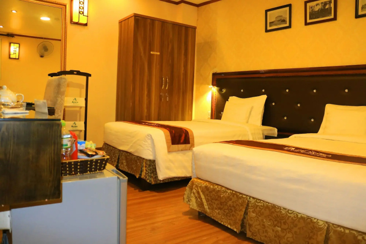 New Moon Hotel