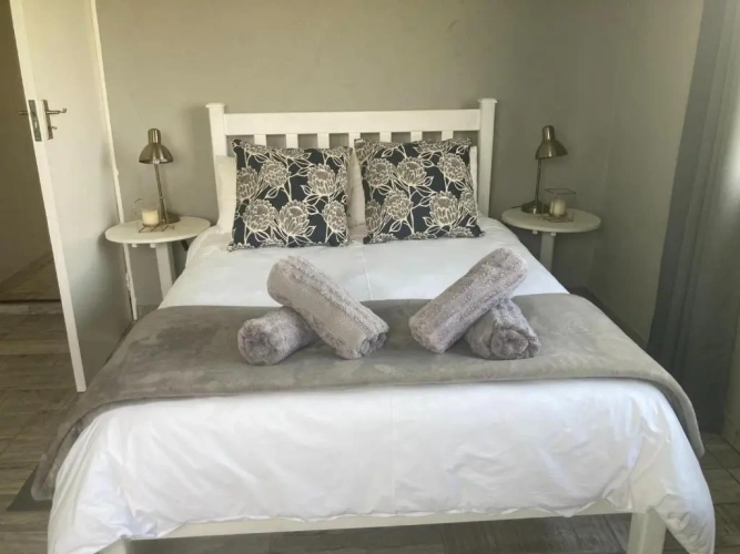 2 Bedrooms Cottage