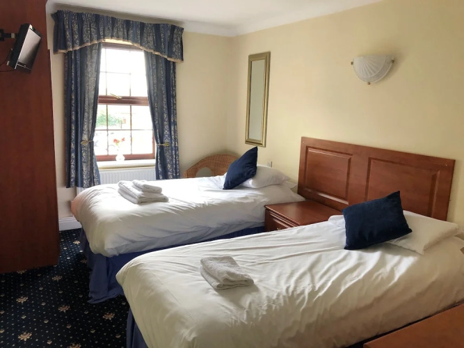 Shurland Hotel