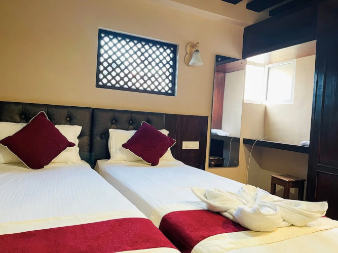 Hotel Lotus Grand