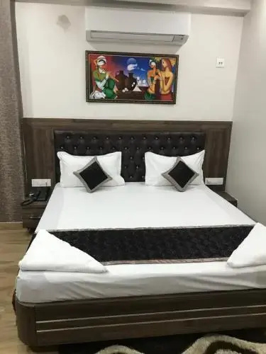 Aastha Inn by FabHotel