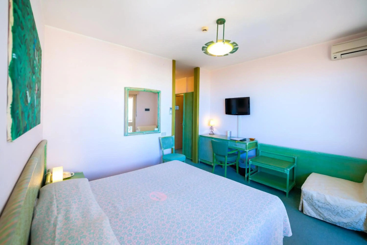 American Hotel