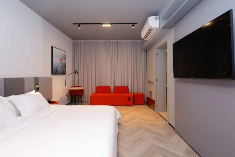 Standard Double room with city view