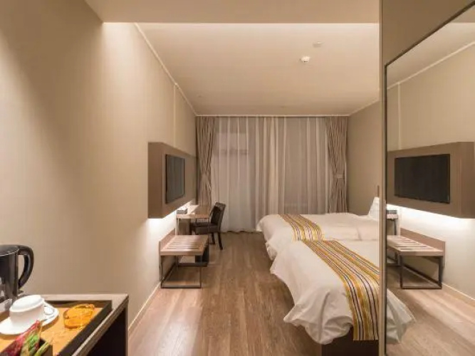 Home Inn Plus (Harbin Central Street)