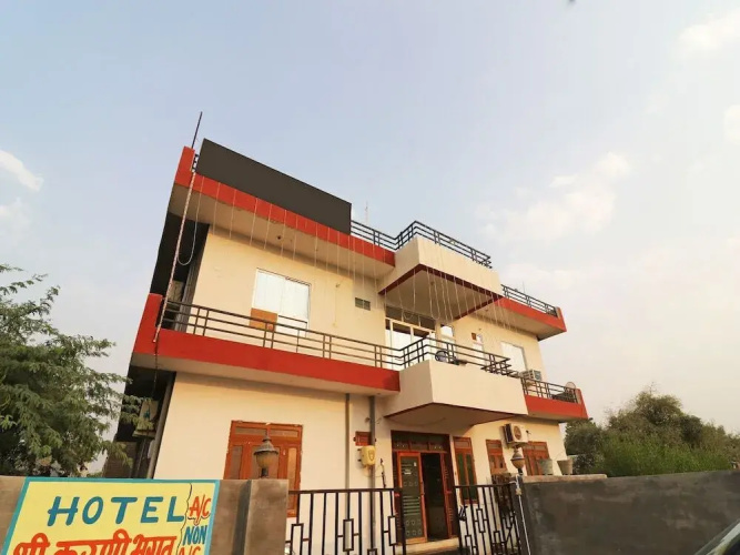 OYO 22644 Bhagat Palace