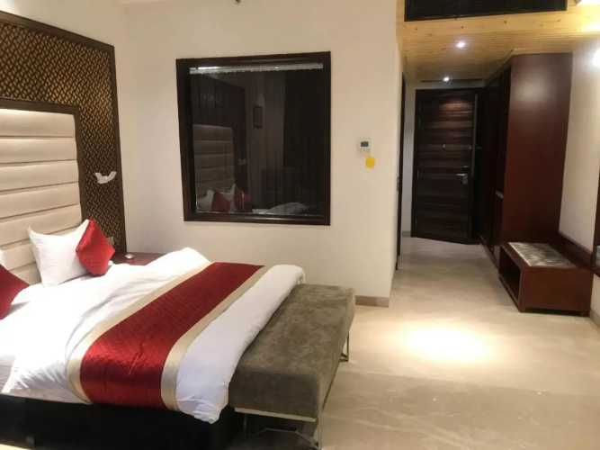 C Pearls Hotel  Banque