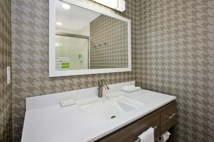 1 Bedroom Suite