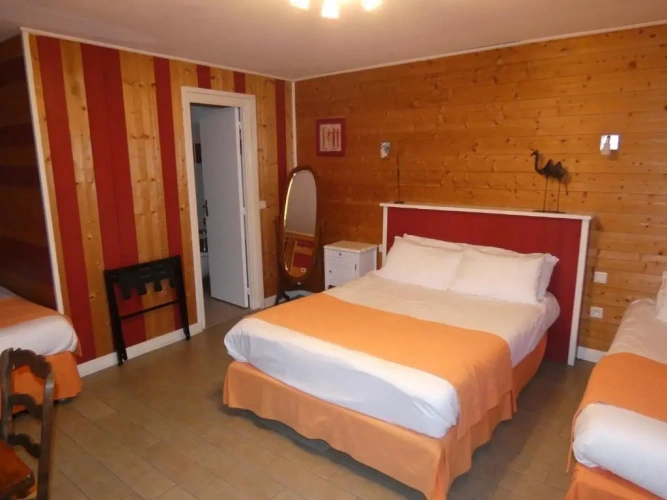 Classic Quadruple room with view