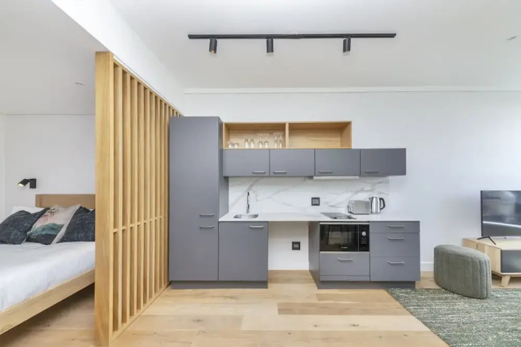 Comfortable Studio With City Views