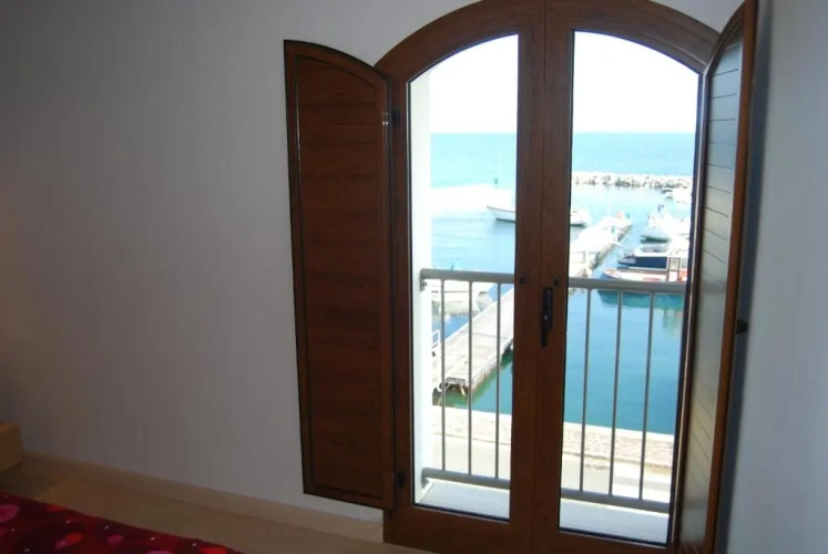 1 Bedroom Apartment with balcony and with sea view