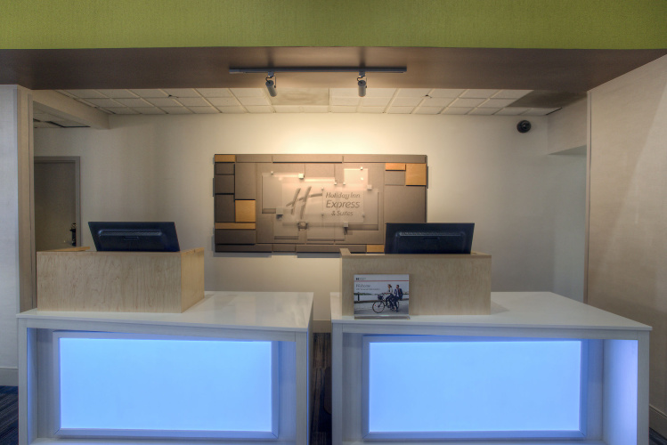 Holiday Inn Express & Suites Tempe by IHG