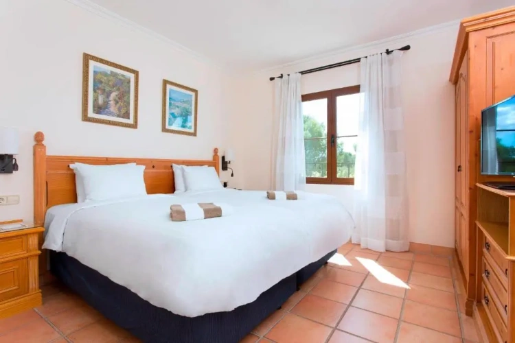 2 Bedrooms Townhouse with land view