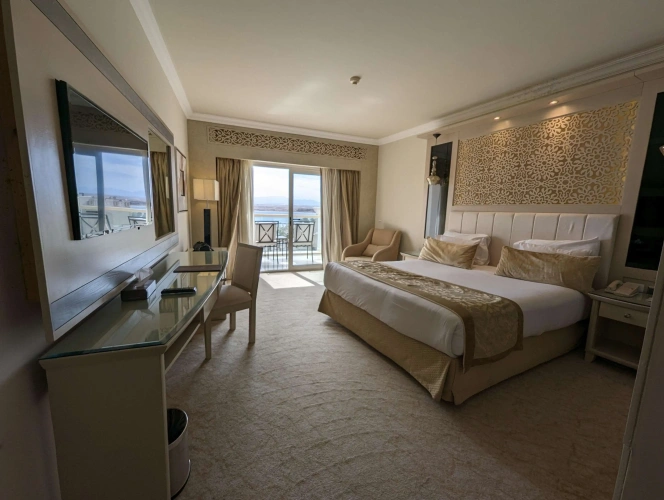 Deluxe room with sea view