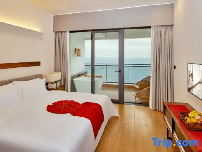 Royal Double Family Suite with sea view