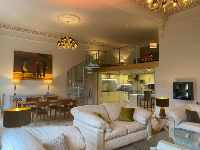2 Bedrooms Apartment