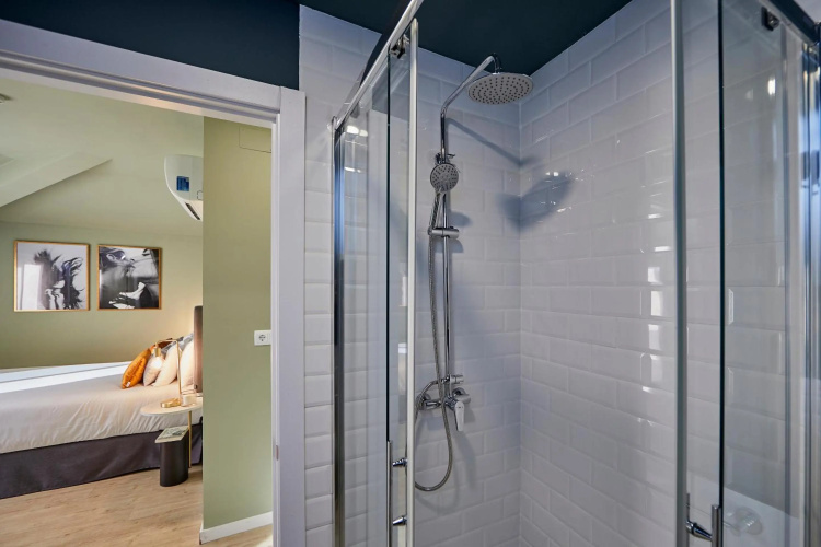L&H La Latina photo 11