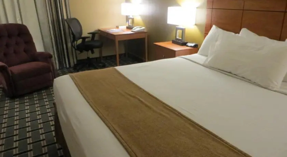 Inn Of Thief River Falls