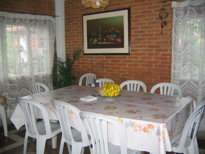 4 Bedrooms Cottage