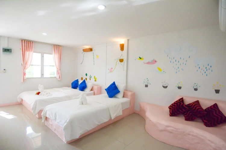Standard Triple room