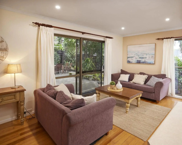 Straddie House