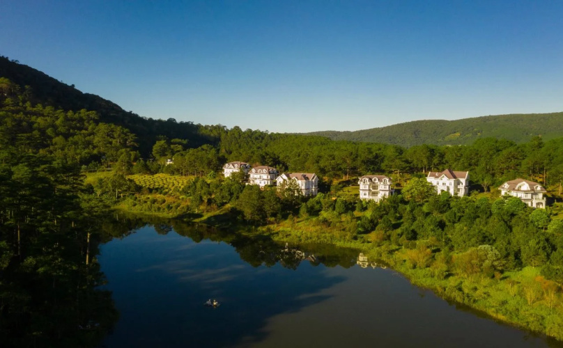 Sam Tuyen Lam ResortOver view