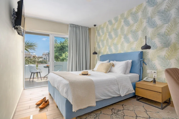 Standard Double room with partial sea view