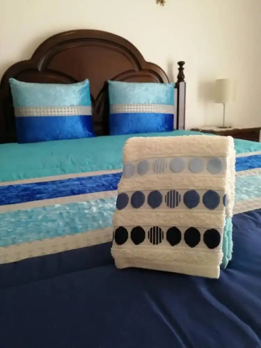 2 Bed Flat - Sleeps 5 - Parking - Wifi
