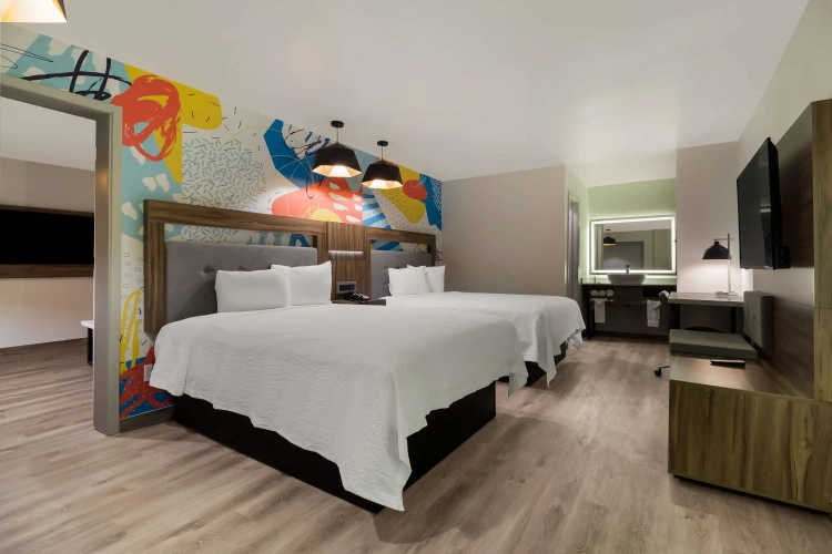 Quadruple Suite