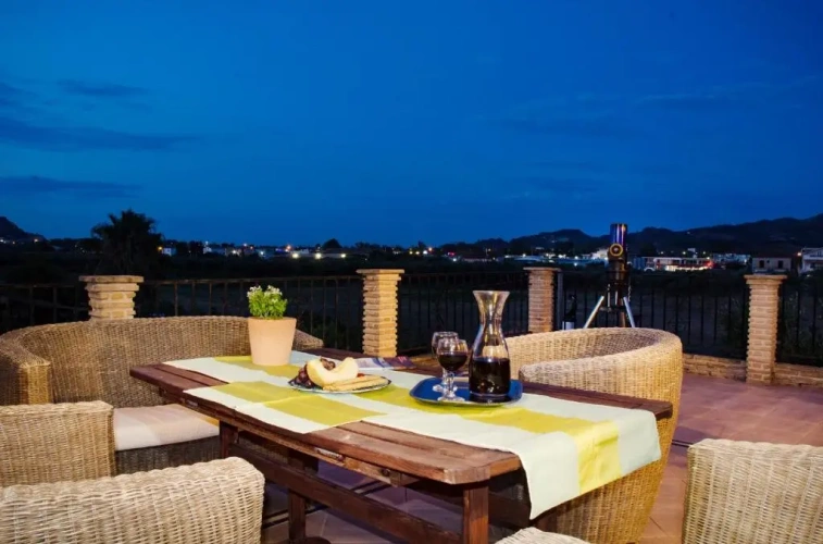 3 Bedrooms Apartment