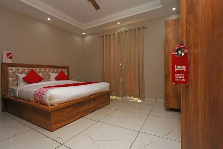 OYO 24626 Palm Garden Suites