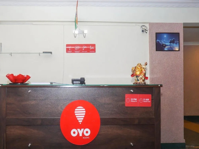 OYO 18497 Eiast Field Hotel