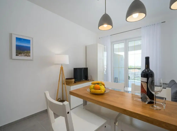 Attractive Apartment With Garden