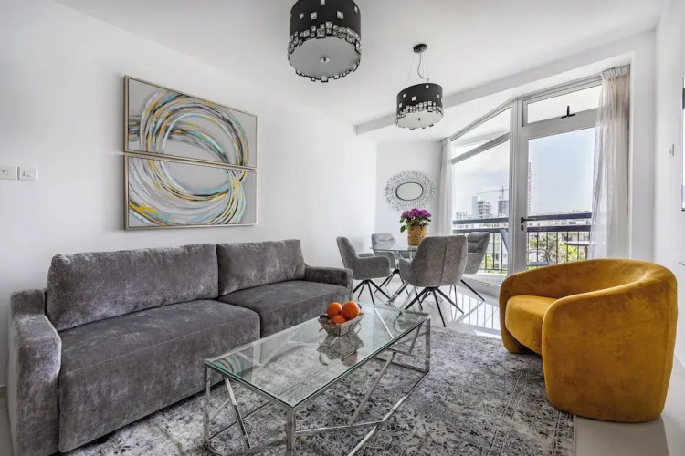 Marathon Beach Apartment With Shared Pool
