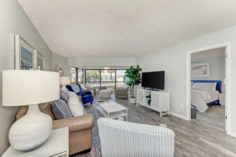 Edit Liddies Place Sun Plaza West 209