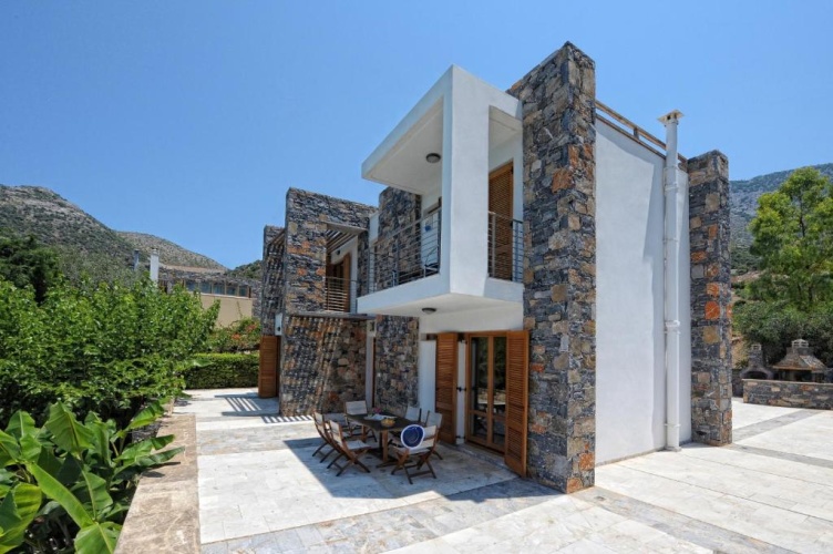 3 Bedrooms Villa