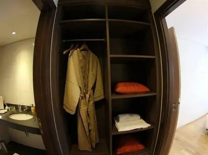 MG Suites Apt 19